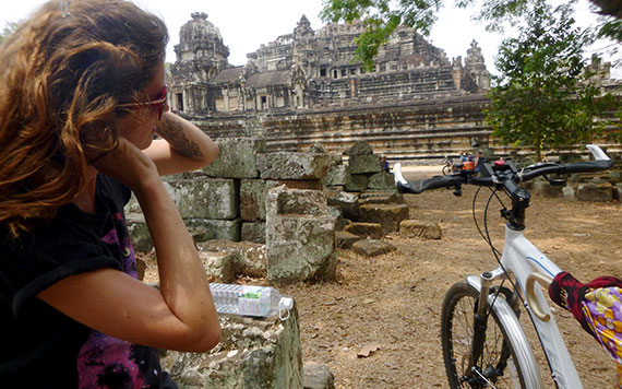 Siem Reap – Full Day Temple Biking Tour With Lunch Box
