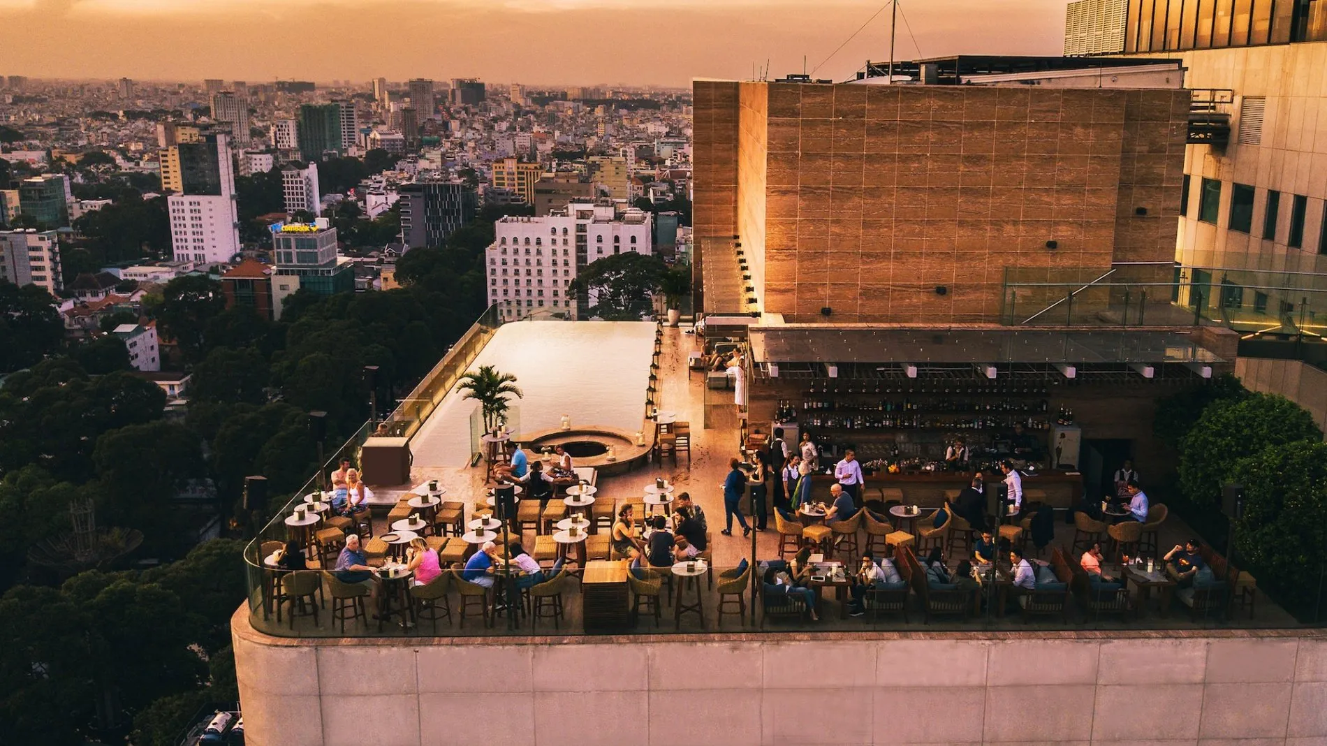 Hotel des Arts Saigon bar